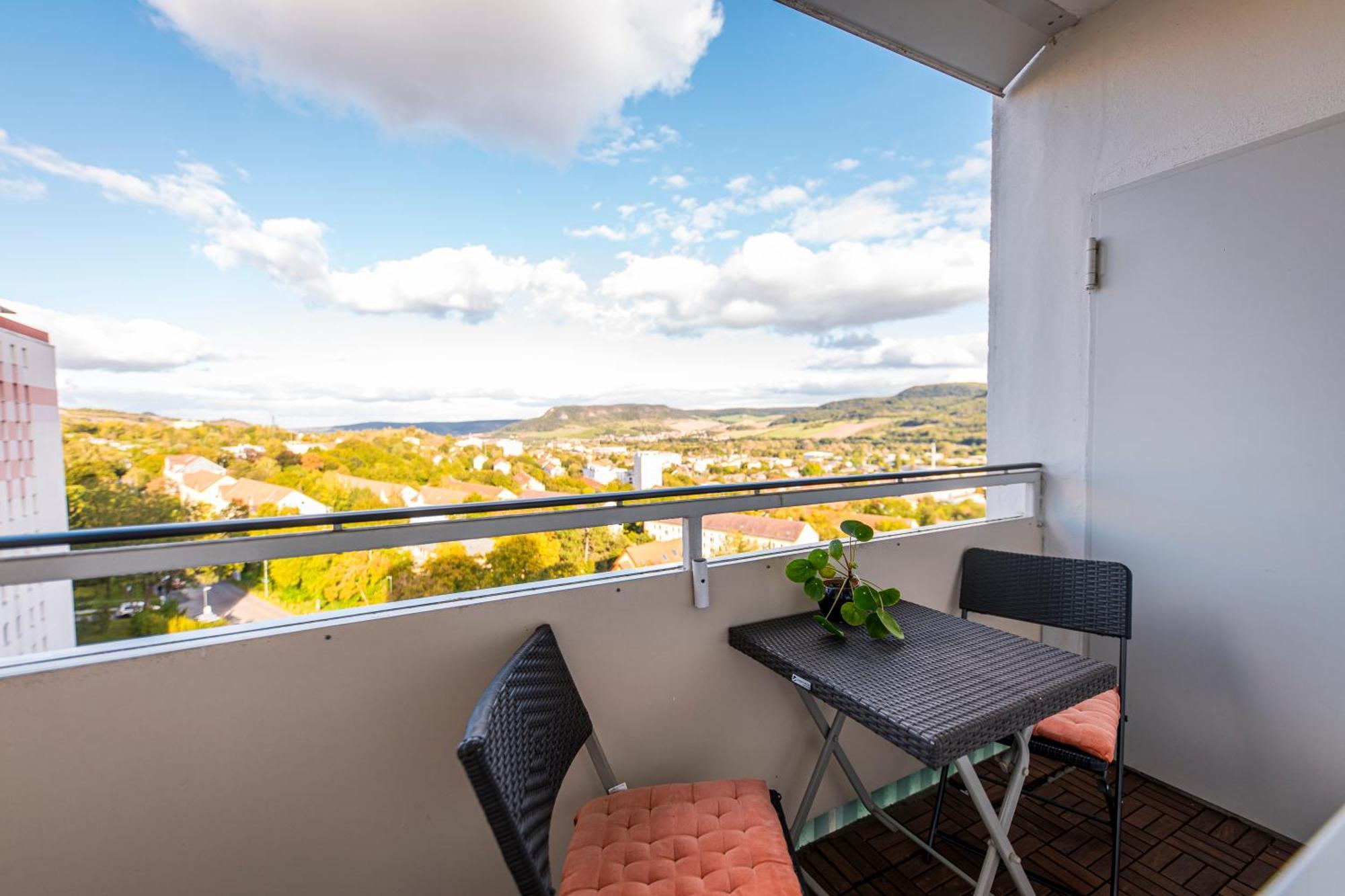 Modernes 2-Zimmer-Apartment Mit Balkon Und Netflix Jena Buitenkant foto