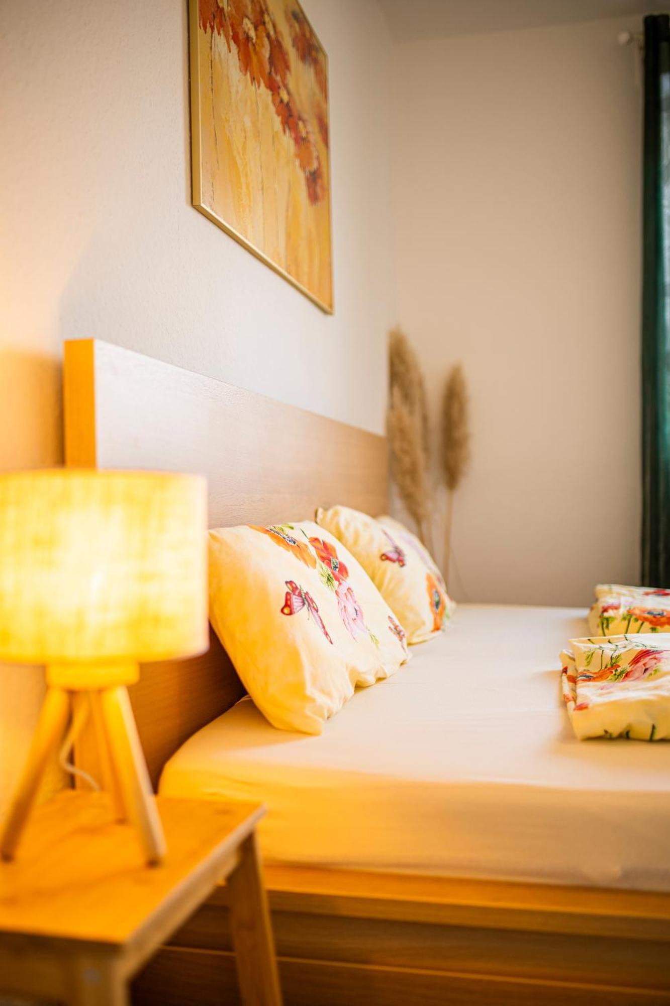 Modernes 2-Zimmer-Apartment Mit Balkon Und Netflix Jena Buitenkant foto