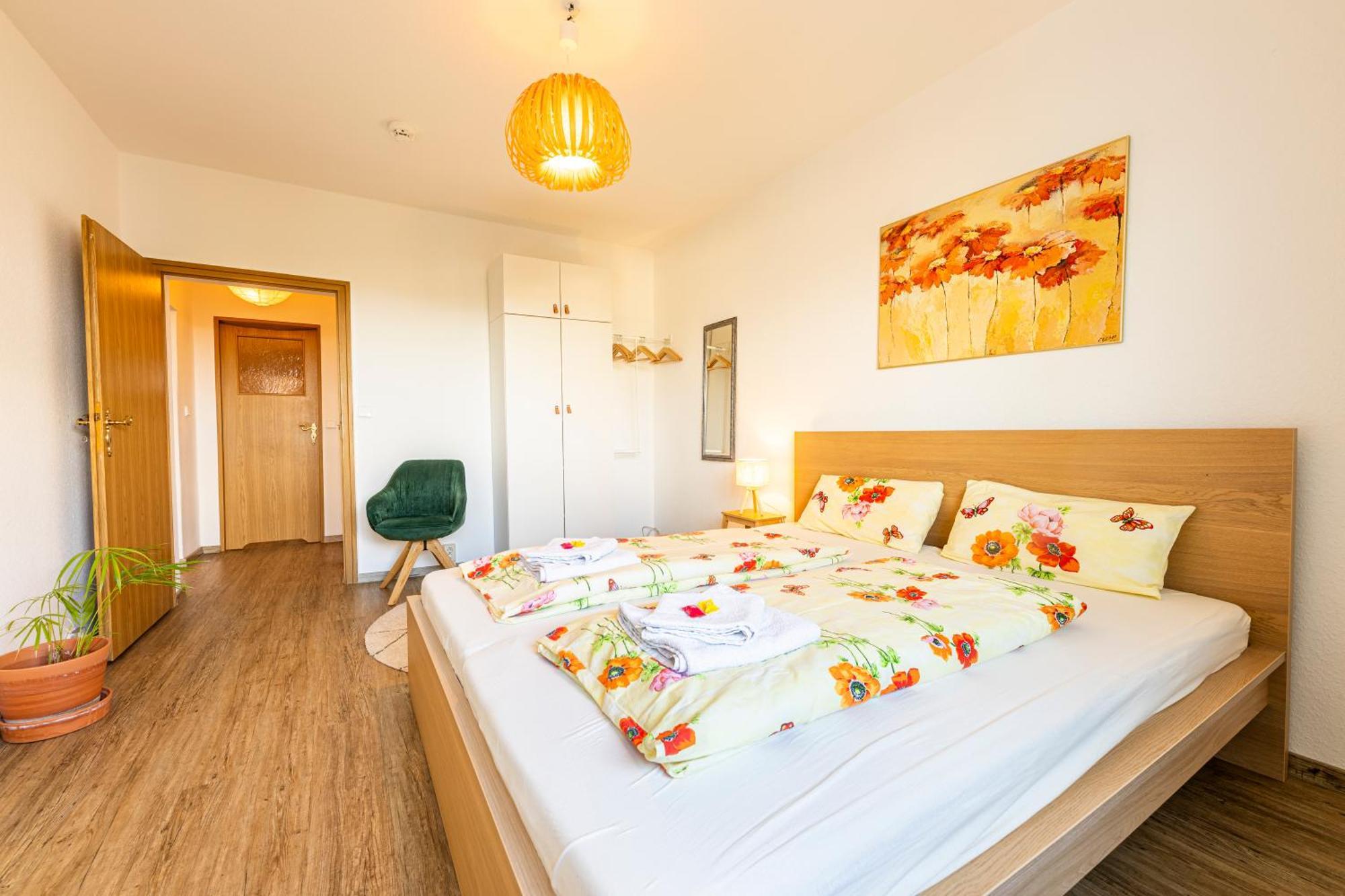 Modernes 2-Zimmer-Apartment Mit Balkon Und Netflix Jena Buitenkant foto