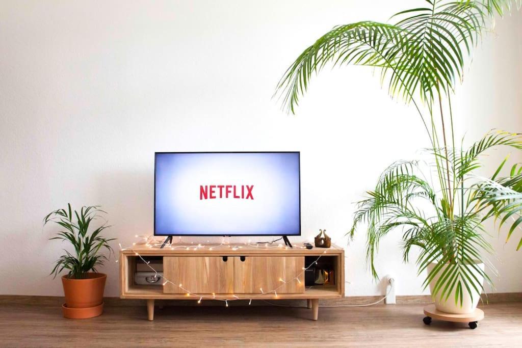 Modernes 2-Zimmer-Apartment Mit Balkon Und Netflix Jena Buitenkant foto