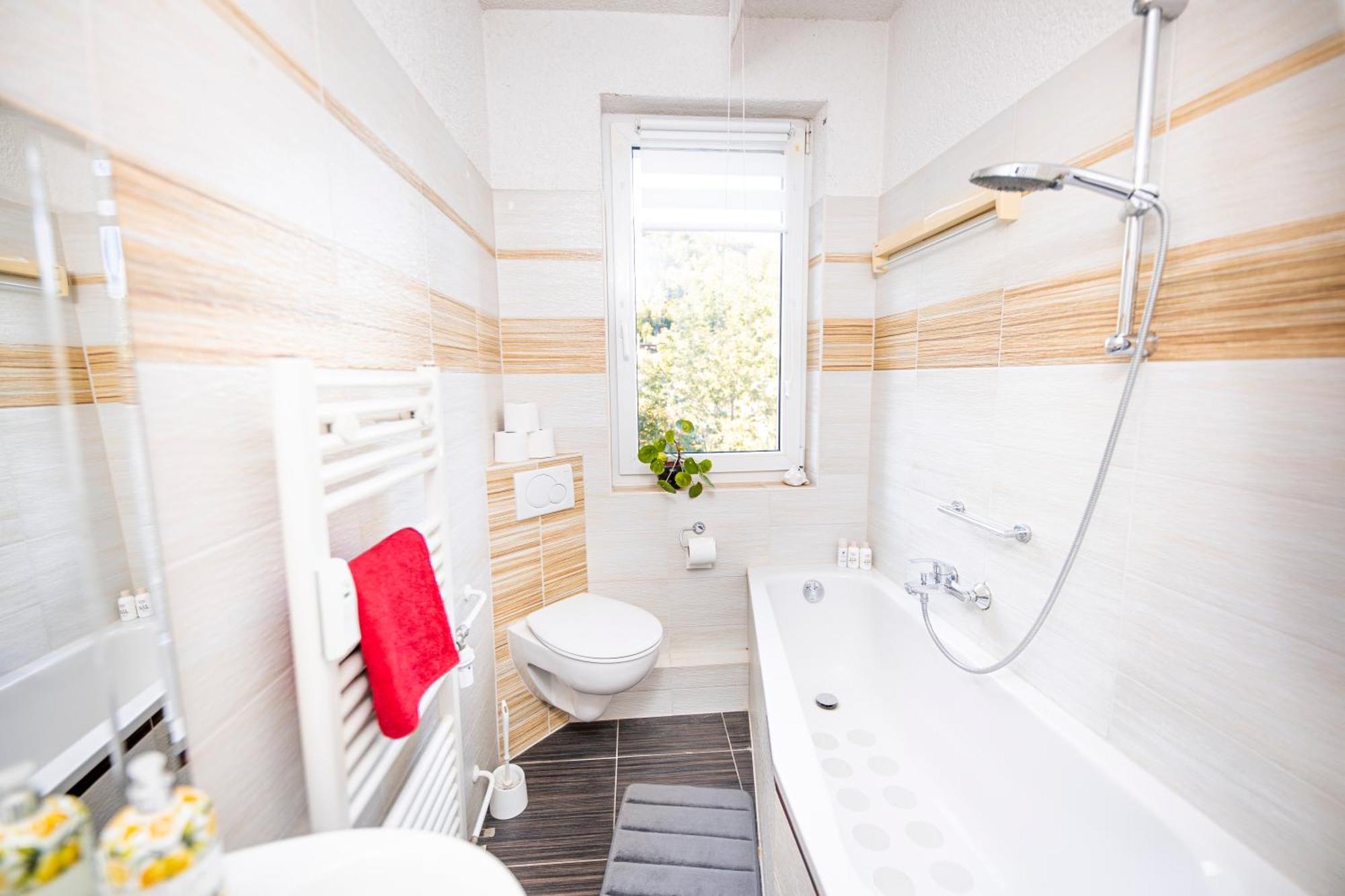 Modernes 2-Zimmer-Apartment Mit Balkon Und Netflix Jena Buitenkant foto